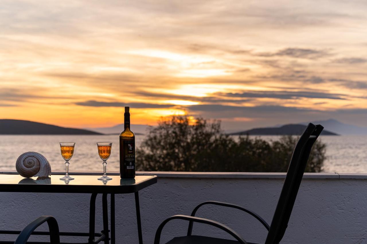Ο Μόλος Apartment Marmari  Exterior photo